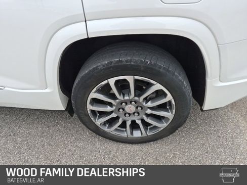 Used 2022 GMC Acadia Denali w/ Denali Ultimate Package image 10