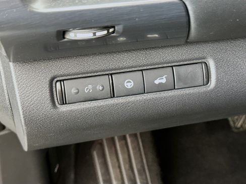 Used 2023 Nissan Pathfinder SL w/ Cargo Package FWD image 17