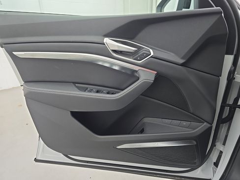 Certified 2023 Audi e-tron Premium Plus w/ Premium Plus Package AWD/4WD image 27