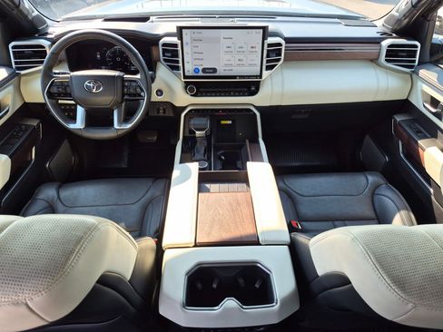 Used 2023 Toyota Sequoia Capstone AWD/4WD image 28