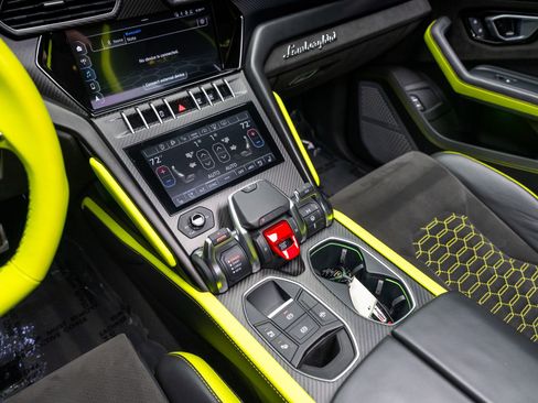 Used 2022 Lamborghini Urus image 57