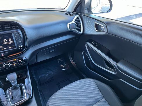 Used 2025 Kia Soul LX w/ LX Technology Package image 31