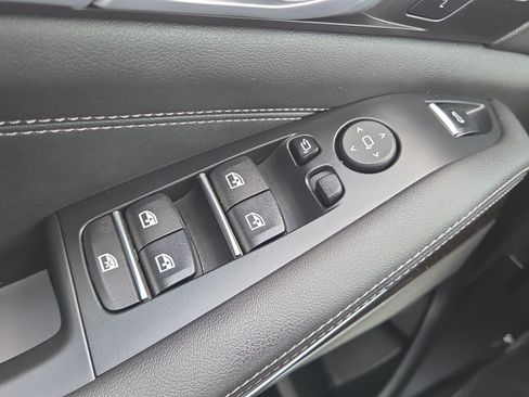 Used 2025 BMW X5 sDrive40i RWD image 3