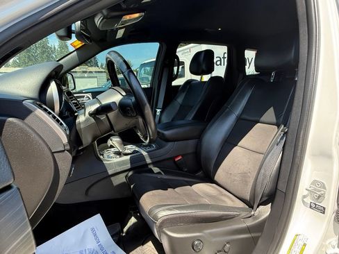 Used 2022 Jeep Grand Cherokee Laredo X AWD/4WD image 9