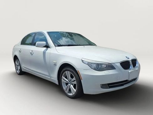 Used 2010 BMW 528i xDrive Sedan AWD/4WD image 3