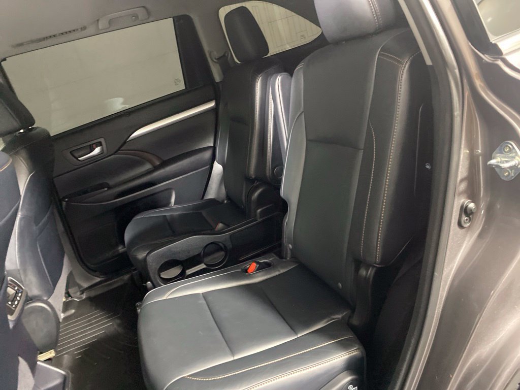 Used 2015 Toyota Highlander XLE AWD/4WD image 13