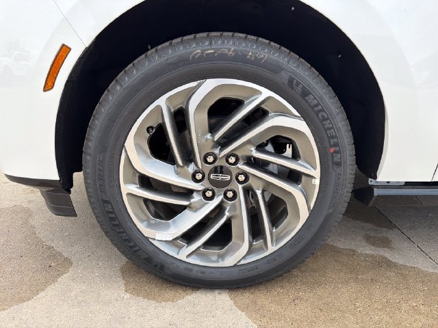 New 2026 Lincoln Navigator L Reserve AWD/4WD image 12