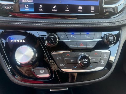 New 2026 Chrysler Pacifica Select FWD image 64