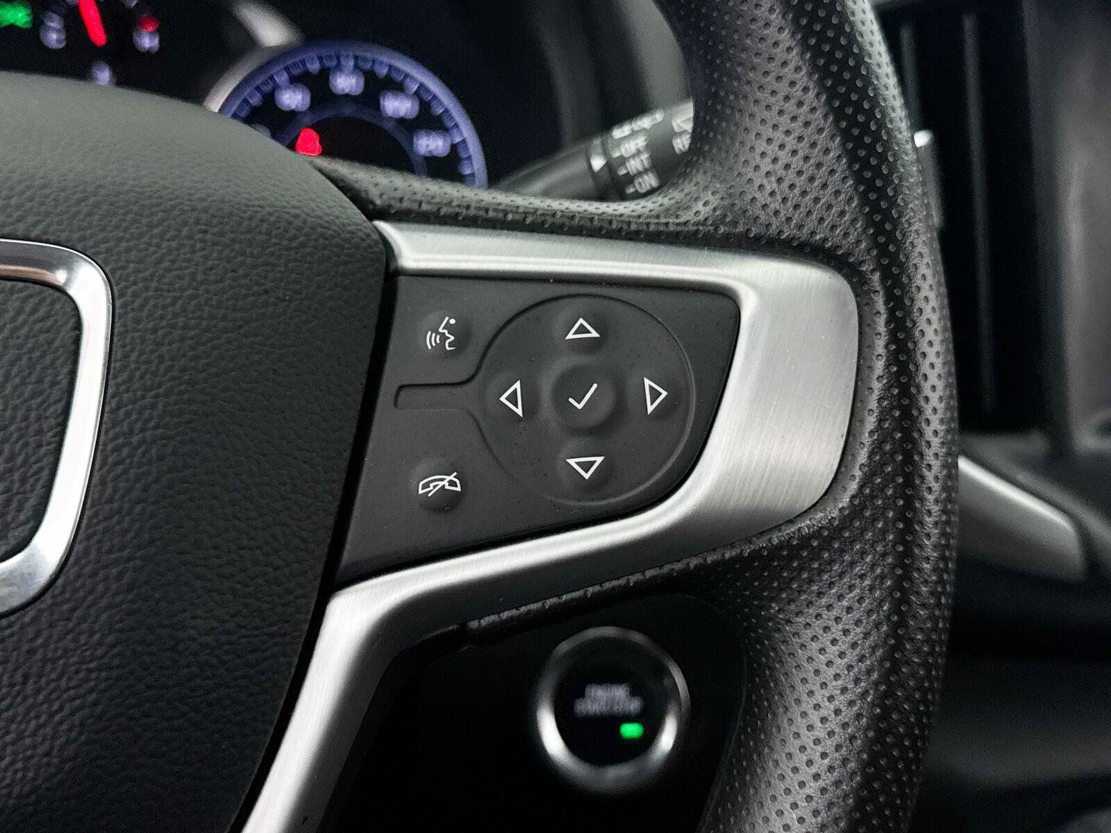 Used 2023 GMC Terrain SLE FWD image 32
