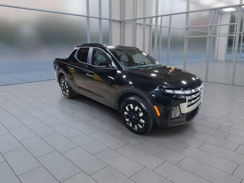 Used 2025 Hyundai Santa Cruz SEL AWD/4WD image 2