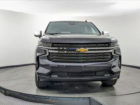 Used 2023 Chevrolet Suburban Premier image 12