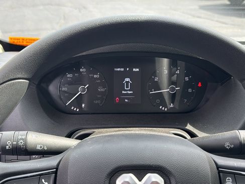 Used 2025 RAM ProMaster 2500 w/ Convenience Group image 20