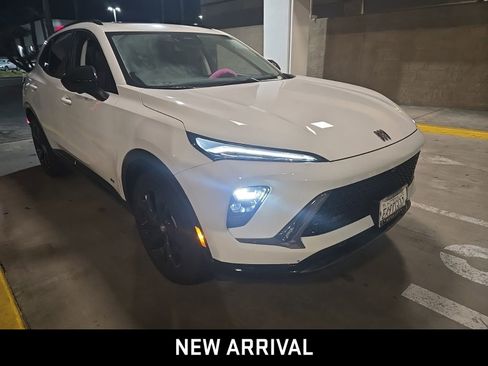 Certified 2025 Buick Envision Sport Touring image 2