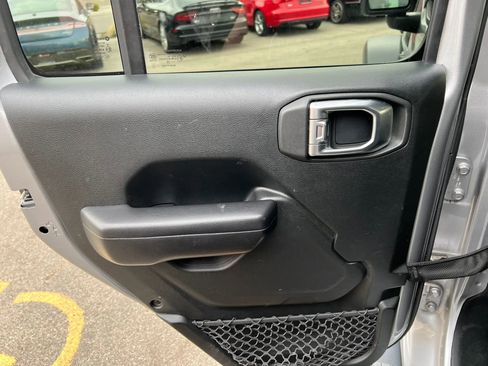 Used 2018 Jeep Wrangler Unlimited Sport S AWD/4WD image 29