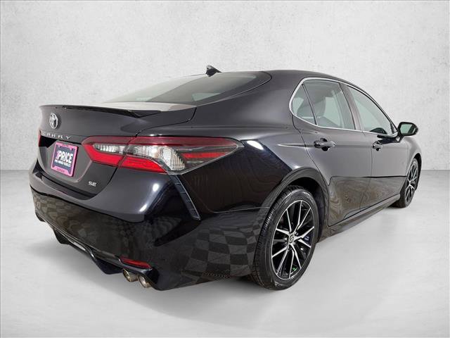 Used 2021 Toyota Camry SE FWD image 3