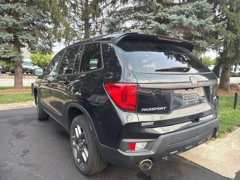 Used 2023 Honda Passport EX-L image 2