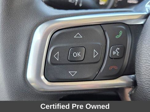 Used 2025 Jeep Wrangler Unlimited Sahara AWD/4WD image 32
