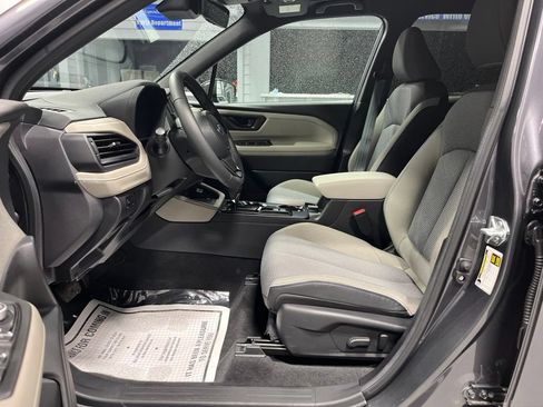Used 2026 Subaru Forester Premium AWD/4WD image 13