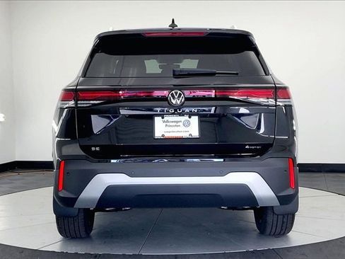 New 2026 Volkswagen Tiguan SE image 5
