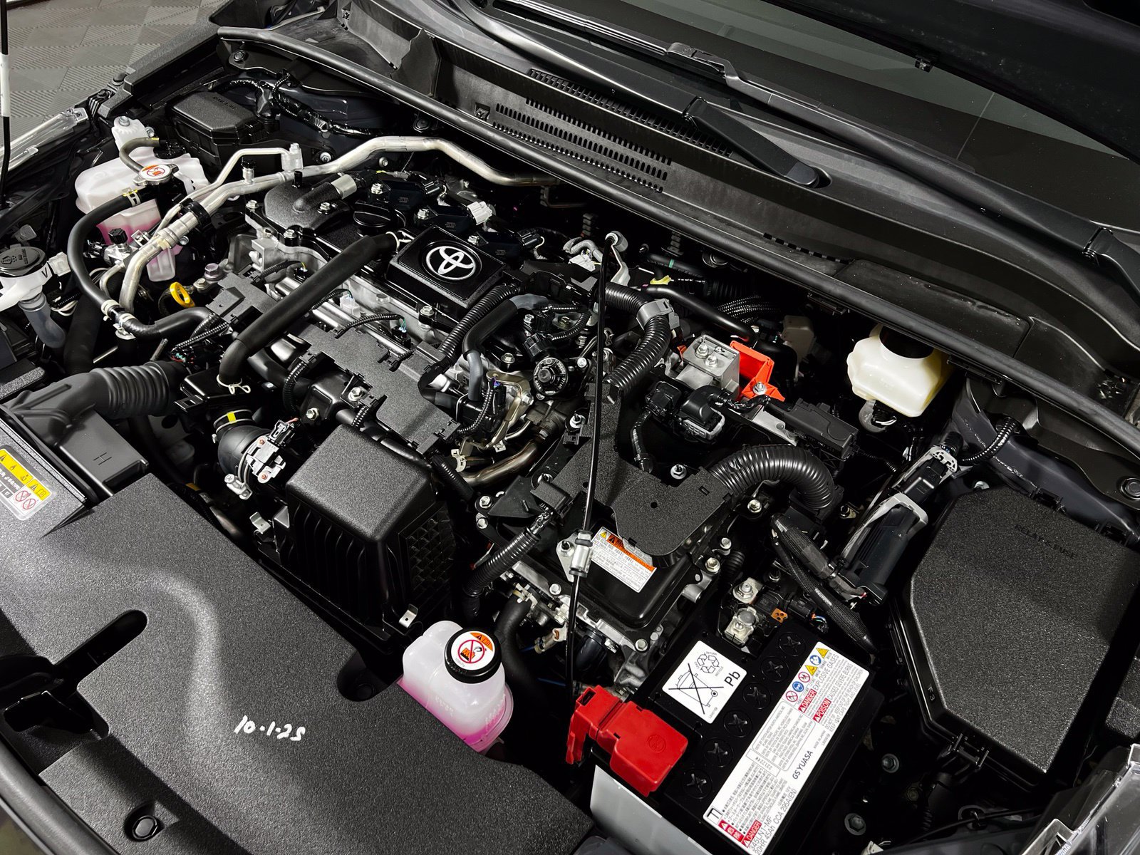Certified 2025 Toyota Corolla LE FWD image 10