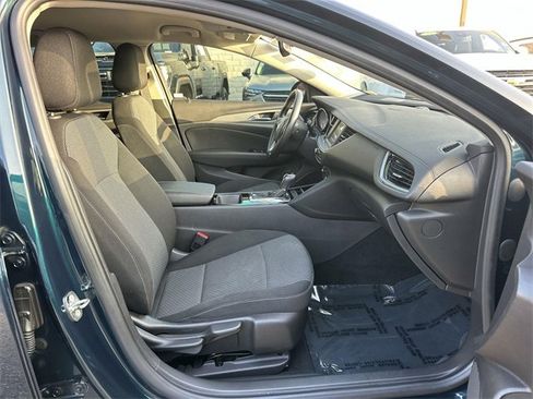 Used 2018 Buick Regal Preferred image 26