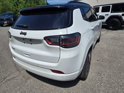 Used 2024 Jeep Compass Limited w/ High Altitude Package AWD/4WD image 7