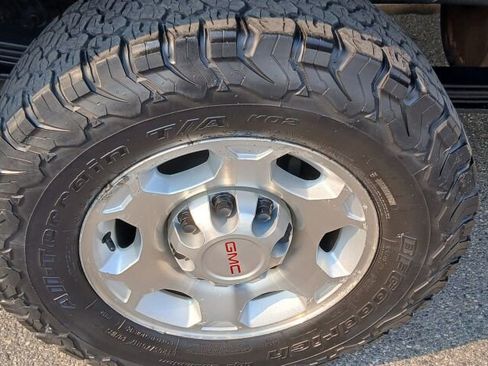Used 2010 GMC Sierra 2500 SLT image 10