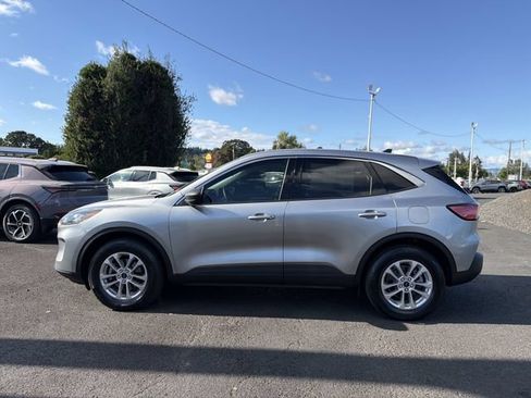 Used 2022 Ford Escape SE w/ Convenience Package AWD/4WD image 2