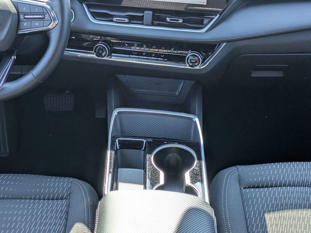 Used 2025 Chevrolet Equinox LT FWD image 17