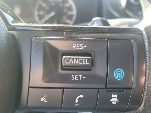 Certified 2023 Nissan Rogue SV FWD image 14