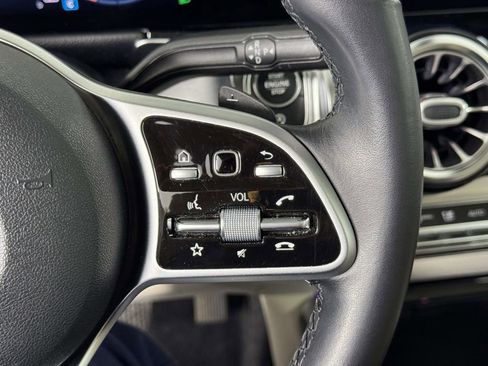 Used 2021 Mercedes-Benz GLB 250 4MATIC image 22