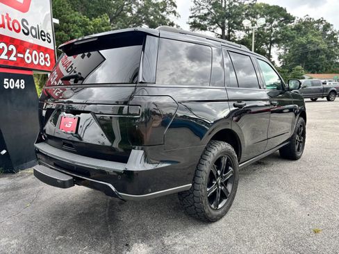 Used 2021 Ford Expedition Limited AWD/4WD image 3