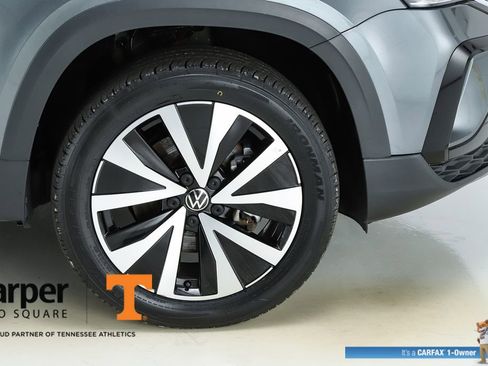 Used 2023 Volkswagen Taos SE w/ Panoramic Sunroof Package AWD/4WD image 14