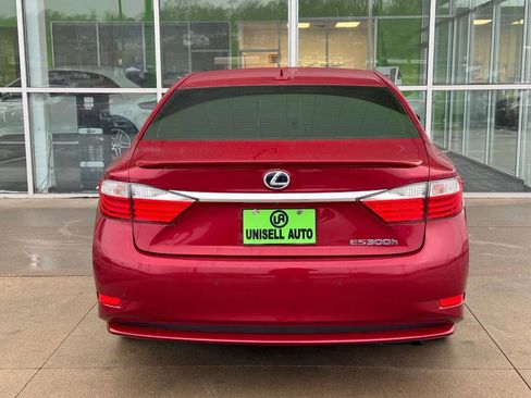 Used 2014 Lexus ES 300h w/ Luxury Package w/Bamboo Trim image 6
