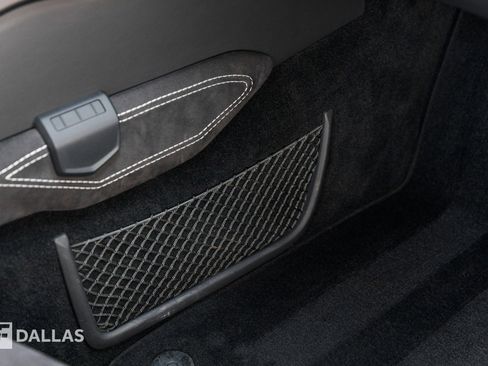 Used 2018 Lamborghini Aventador S image 38