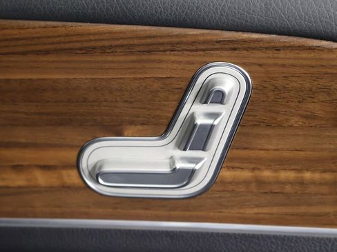 Used 2024 Mercedes-Benz GLE 350 4MATIC image 50