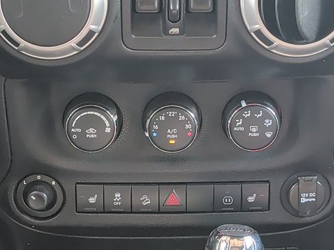 Used 2012 Jeep Wrangler Unlimited Sahara w/ Dual Top Group AWD/4WD image 24