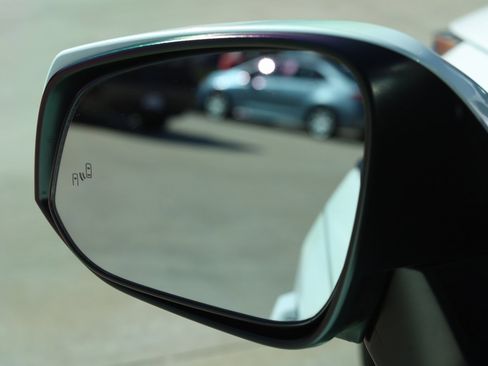 Used 2021 Toyota RAV4 XLE Premium image 10