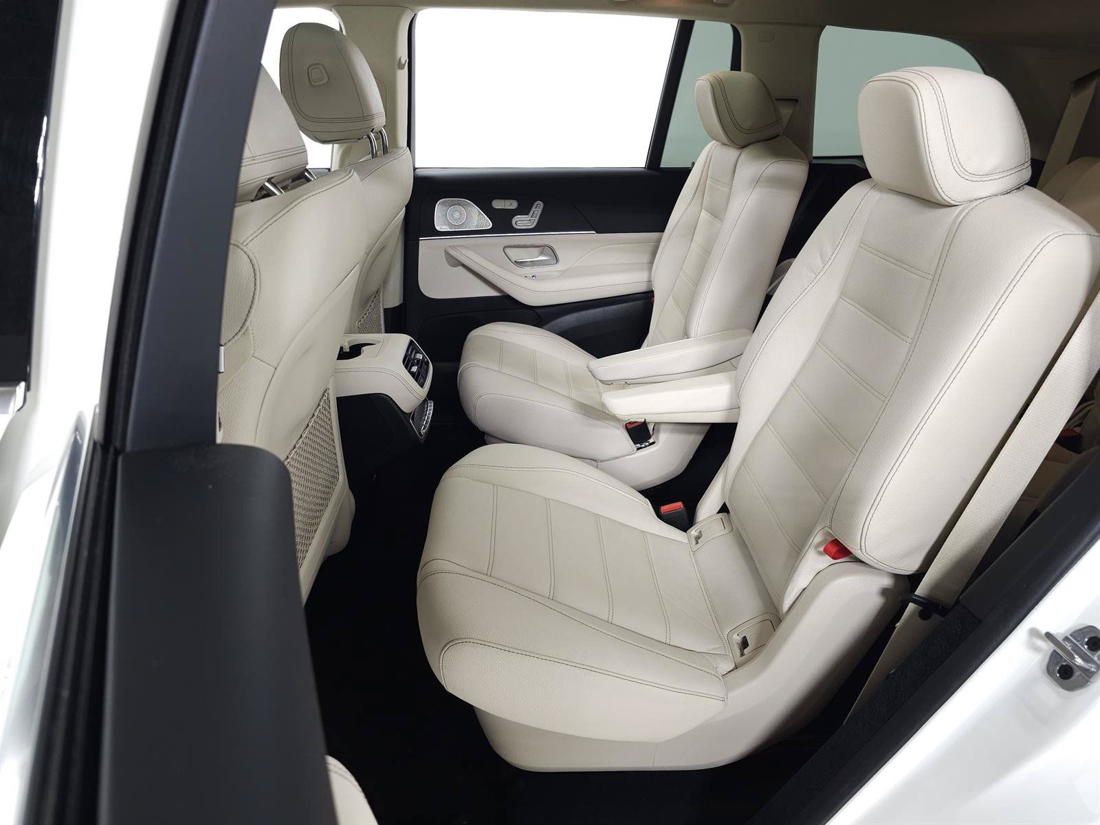 Used 2024 Mercedes-Benz GLS 450 4MATIC image 39