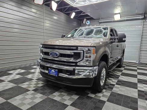 Used 2022 Ford F350 XLT w/ FX4 Off-Road Package AWD/4WD image 43