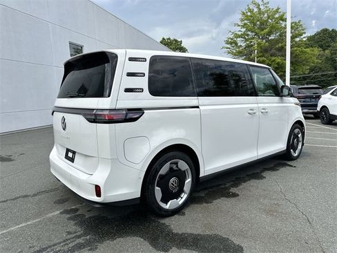 New 2025 Volkswagen ID. Buzz Pro S image 5