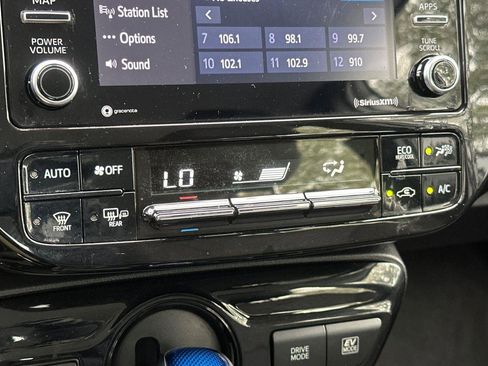 Used 2021 Toyota Prius LE image 20