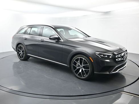 Used 2023 Mercedes-Benz E 450 4MATIC All-Terrain Wagon image 17