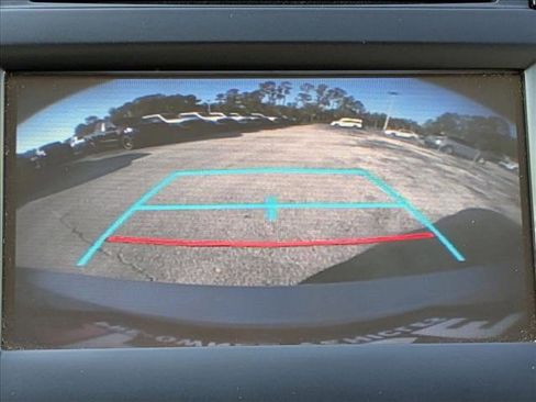 Used 2016 Toyota Camry LE image 13