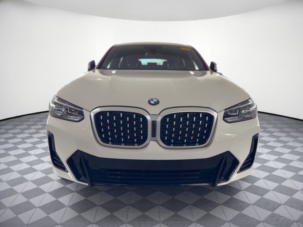 Used 2024 BMW X4 xDrive30i w/ Premium Package AWD/4WD image 4