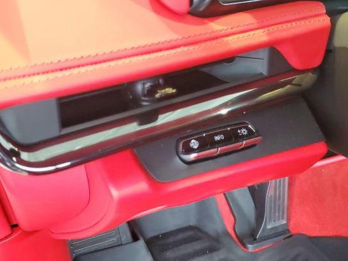 Used 2025 Chevrolet Corvette E-Ray w/ Stealth Interior Trim Package AWD/4WD image 9