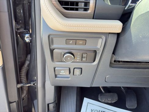 Used 2024 Ford Expedition Max Limited AWD/4WD image 10