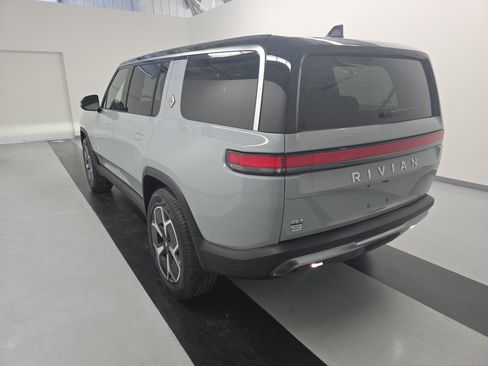 Used 2024 Rivian R1S Adventure AWD/4WD image 3