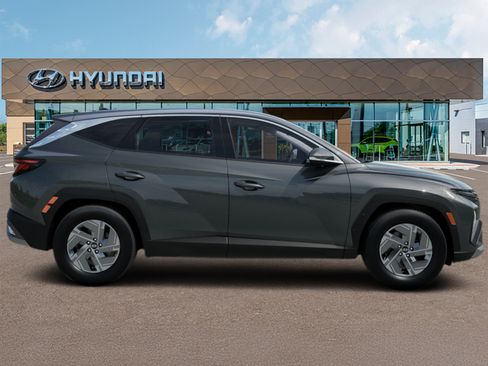 New 2026 Hyundai Tucson Blue SE FWD image 6