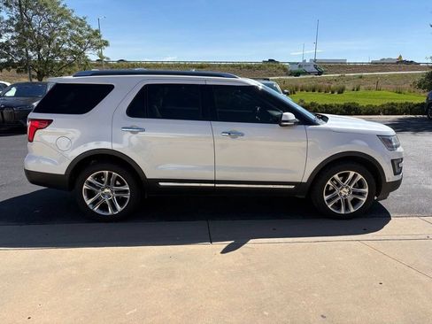Used 2016 Ford Explorer Limited w/ Equipment Group 301A AWD/4WD image 4